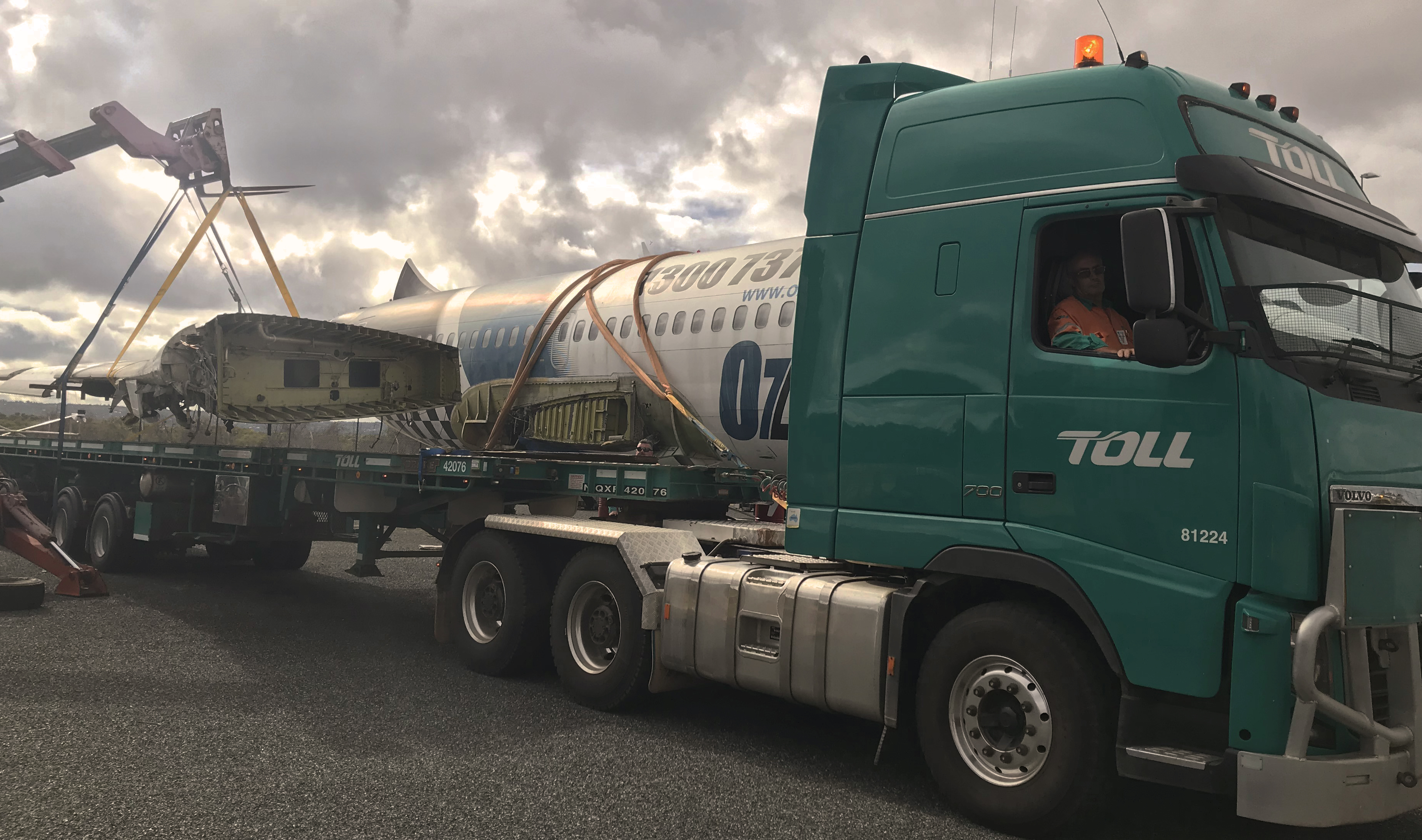 Toll assists with moving a Boeing 737-200, 100kms away to its new home